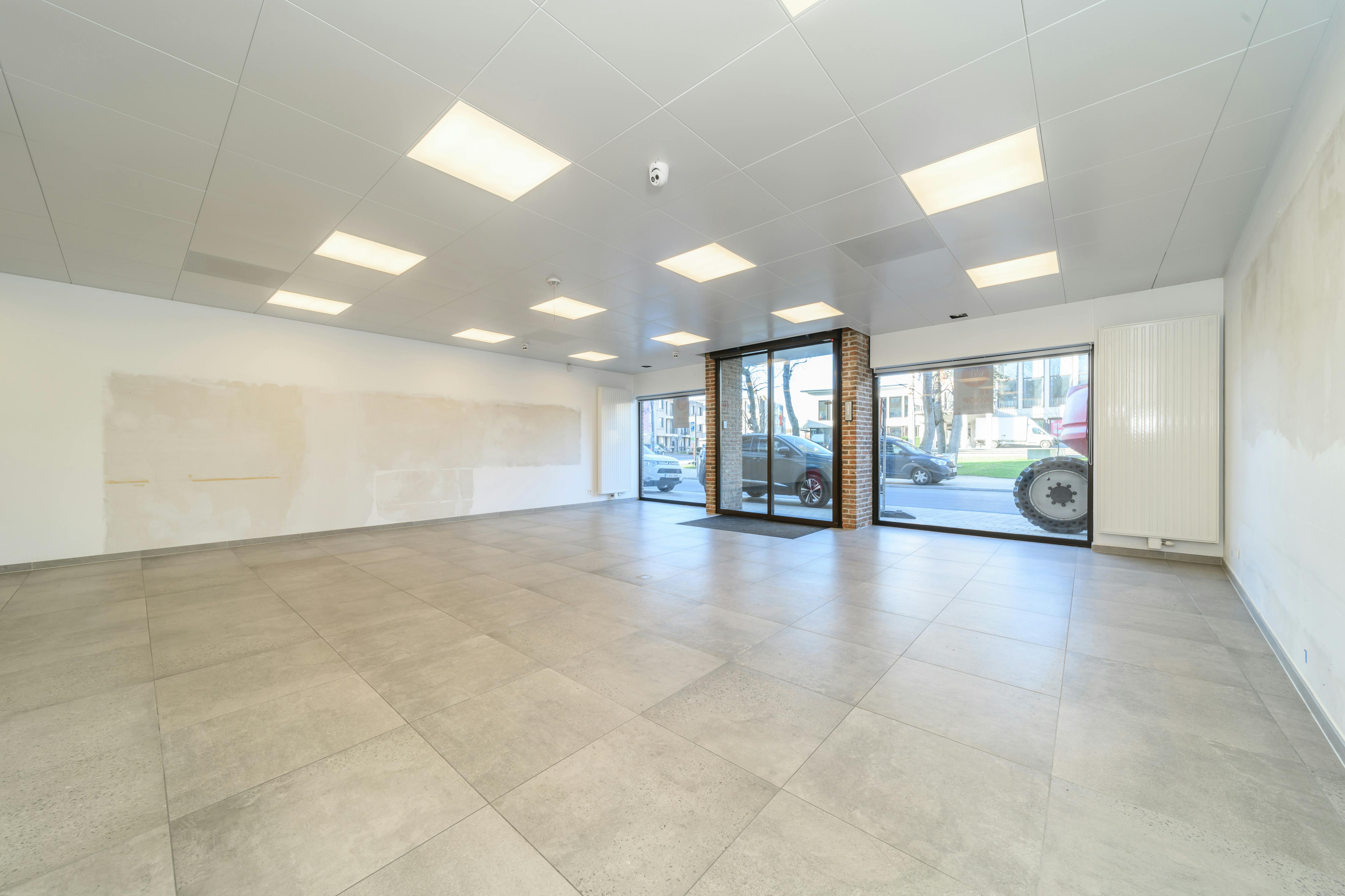 In te richten appartement te koop in de Zeelaan te De Panne. foto 3