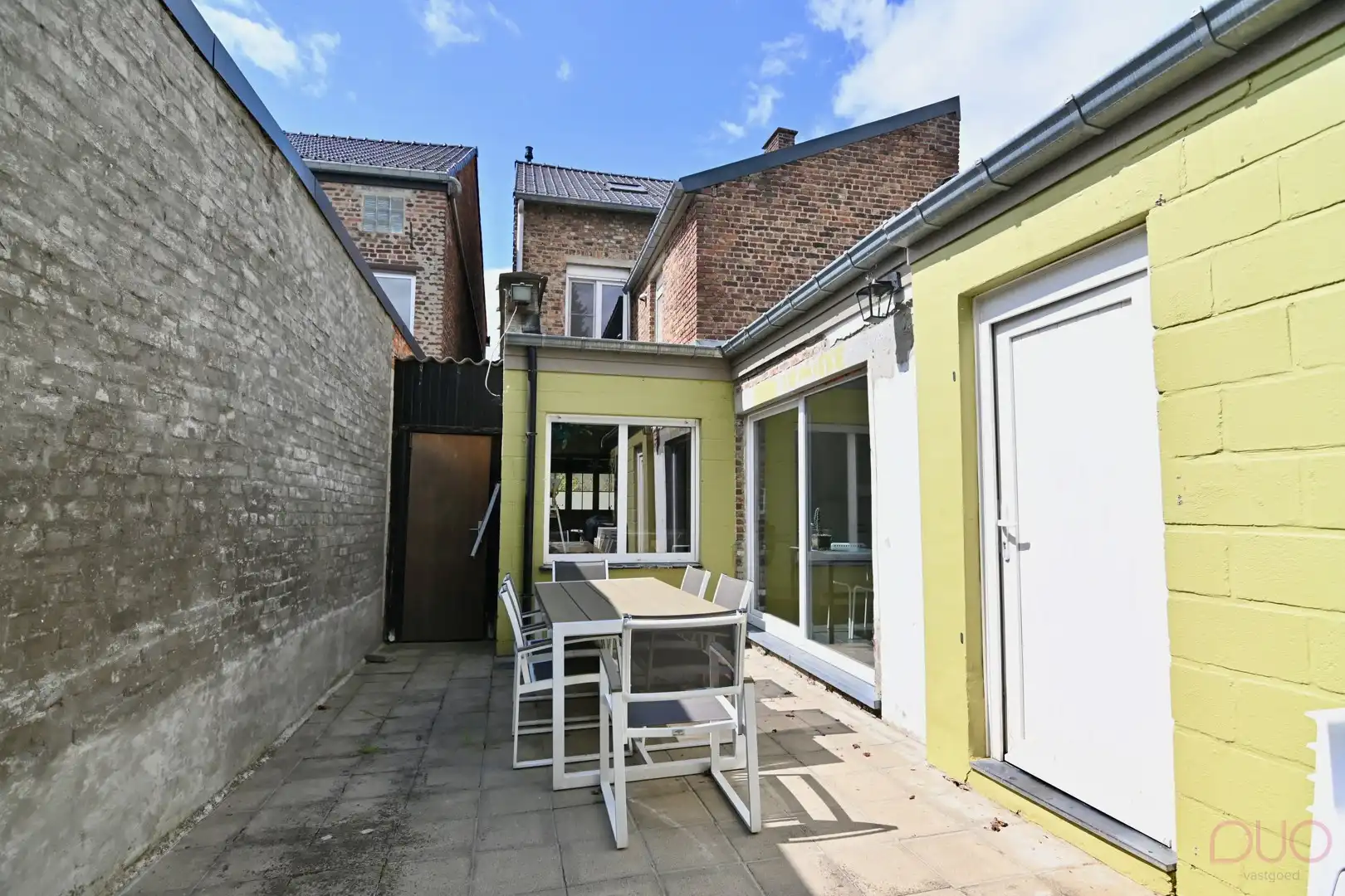 Charmante rijwoning met stadstuin, centraal gelegen in Landen foto 19