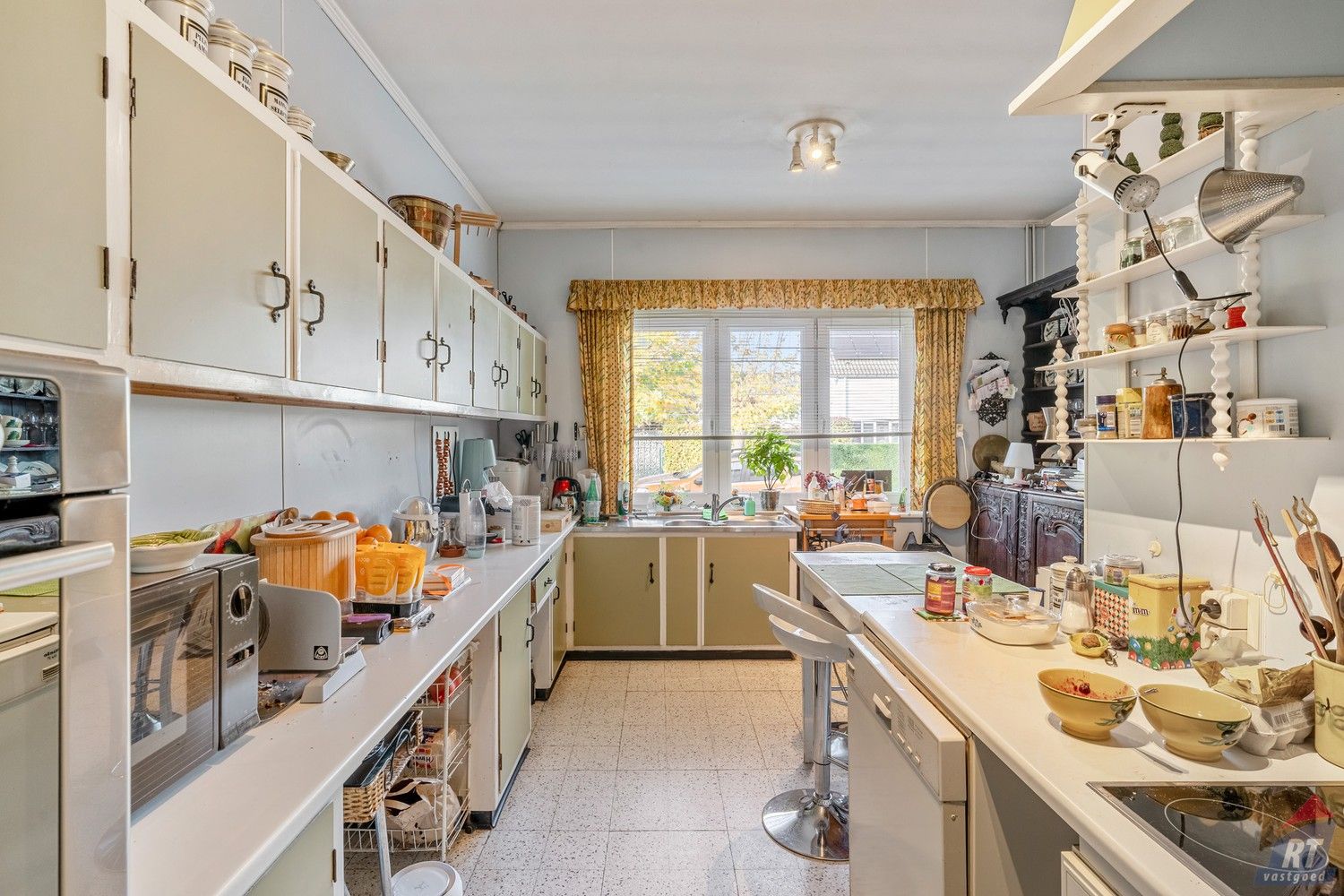 Ruime halfopen woning met potentieel, gunstig gelegen nabij centrum Sint-Truiden foto 4