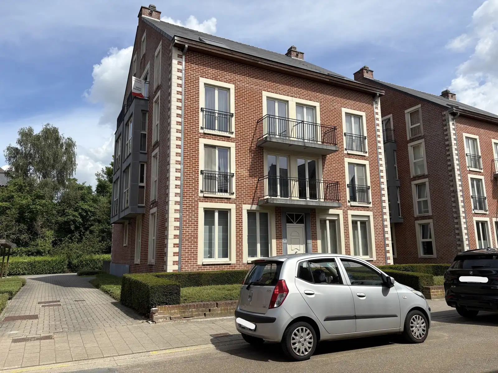 Ruim duplexappartement van 120 m² met 3 volwaardige slaapkamers foto {{pictureIndex}}