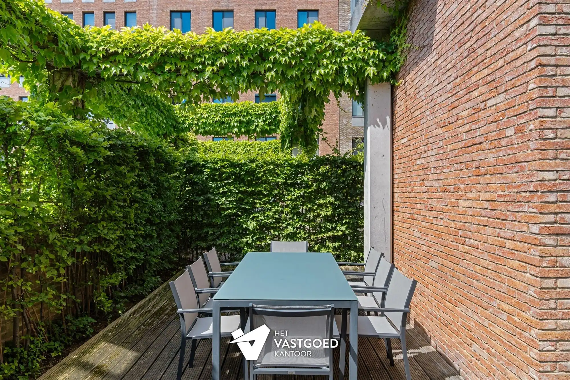 PRACHTIG GELEGEN GELIJKVLOERS APPARTEMENT MET 1 SLAAPKAMER EN ZEER RUIM TERRAS AAN DE KEMPISCHE KAAI TE HASSELT foto 24