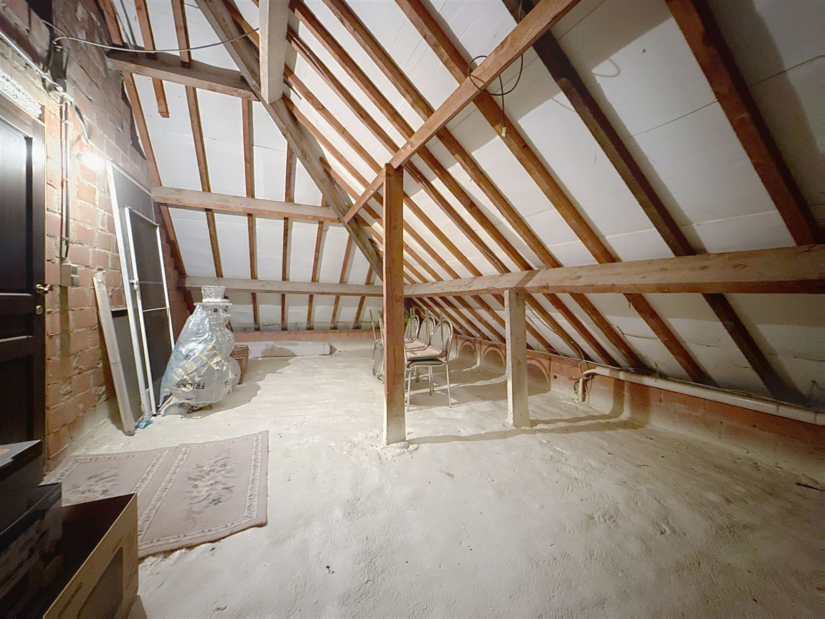 Instapklare woning, 2 slpks + inrichtb. zolder, tuin, 10a 85ca foto 29