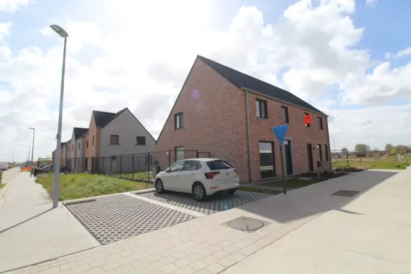 Ruime nieuwbouwwoning te Roeselare foto 12
