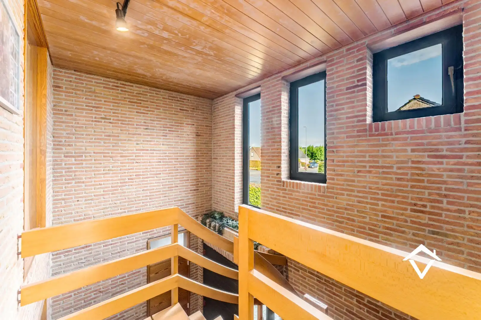 Instapklare woning met 6 slaapkamers op een topligging te Koekelare  foto 16