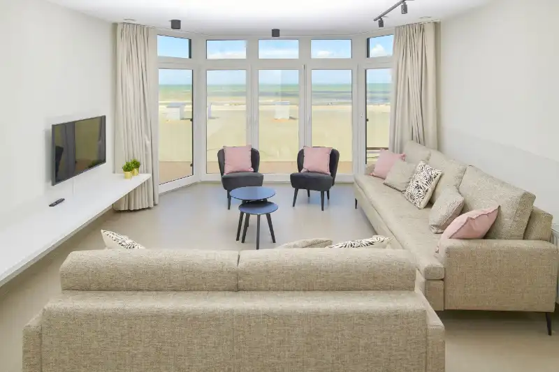 RECENTE DUPLEX MET 3 SLAAPKAMERS OP DE ZEEDIJK foto {{pictureIndex}}