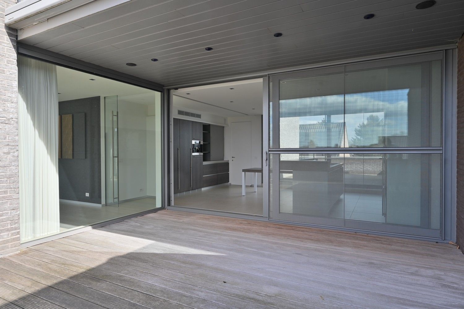 Schitterend penthouse van 185 m² gelegen op de 2de verdieping van een exclusieve residentie "Park Oud Rekem" in hartje Oud-Rekem te Lanaken. foto 13
