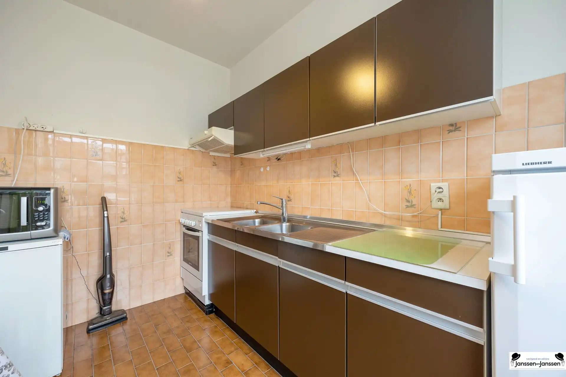 Goed onderhouden appartement op toplocatie in Schoten! foto 5