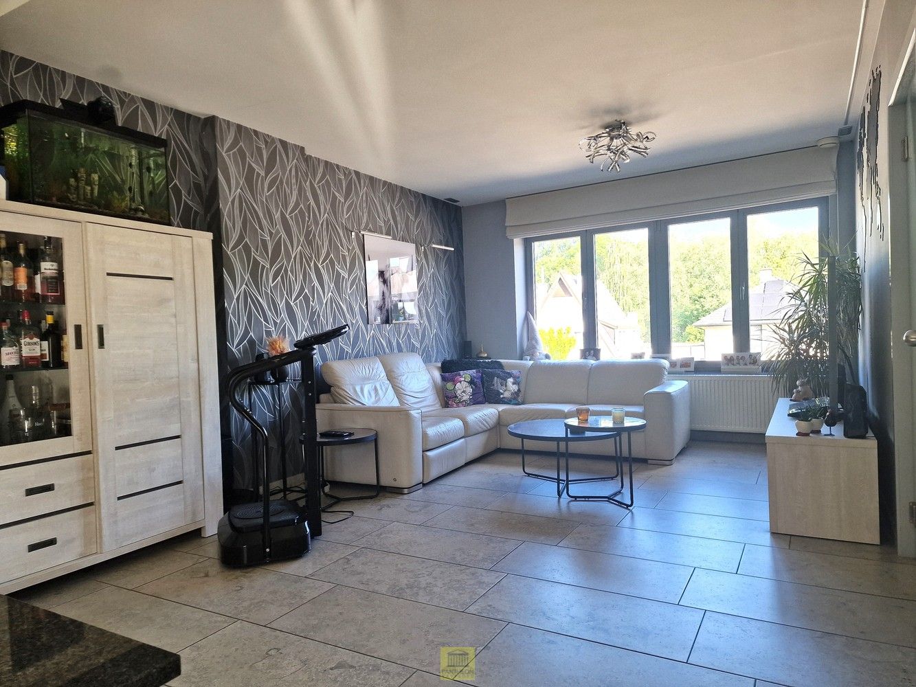Ruim en instapklaar appartement met terras in het hart van Ninove foto 3