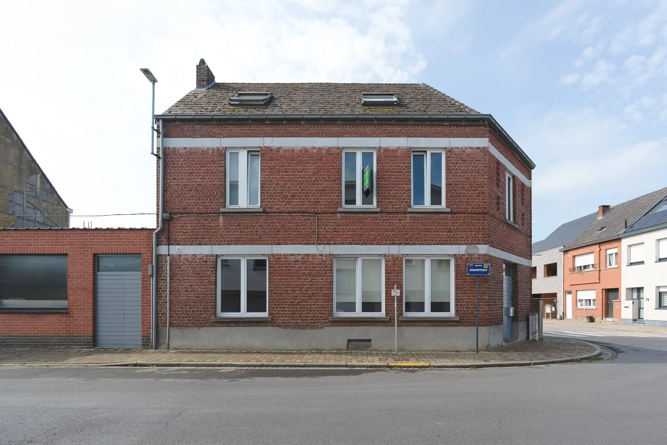 Gezinswoning met 4 slaapkamers en aanpalend magazijn foto 26