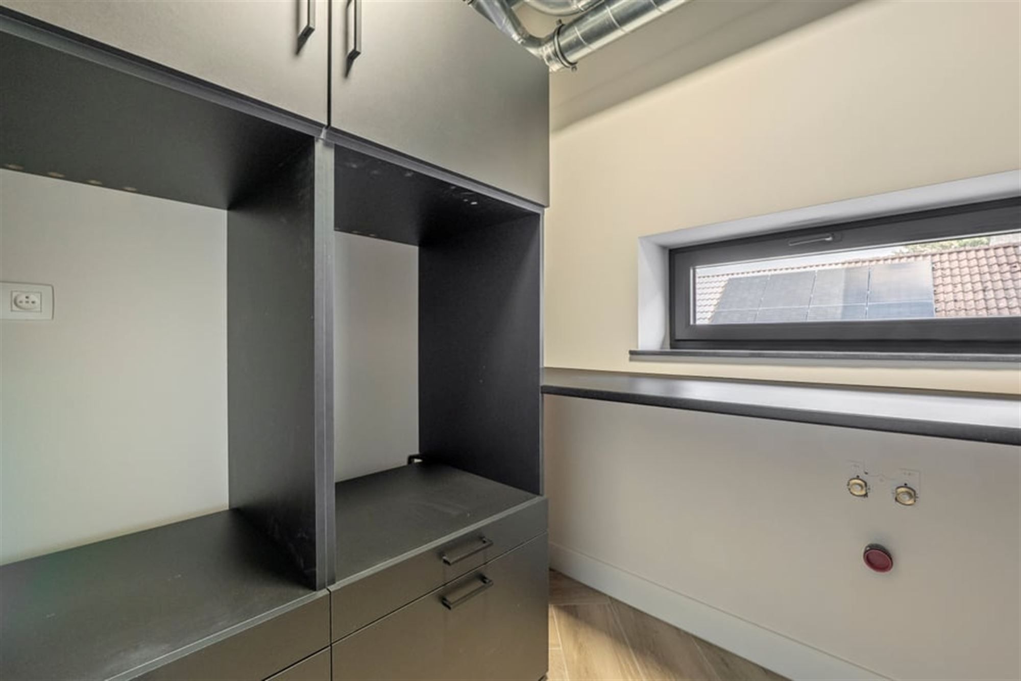PRACHTIG GERENOVEERD APPARTEMENT MET 2 TERRASSEN TE HUUR MIDDENIN HET CENTRUM VAN SINT-TRUIDEN  foto 15