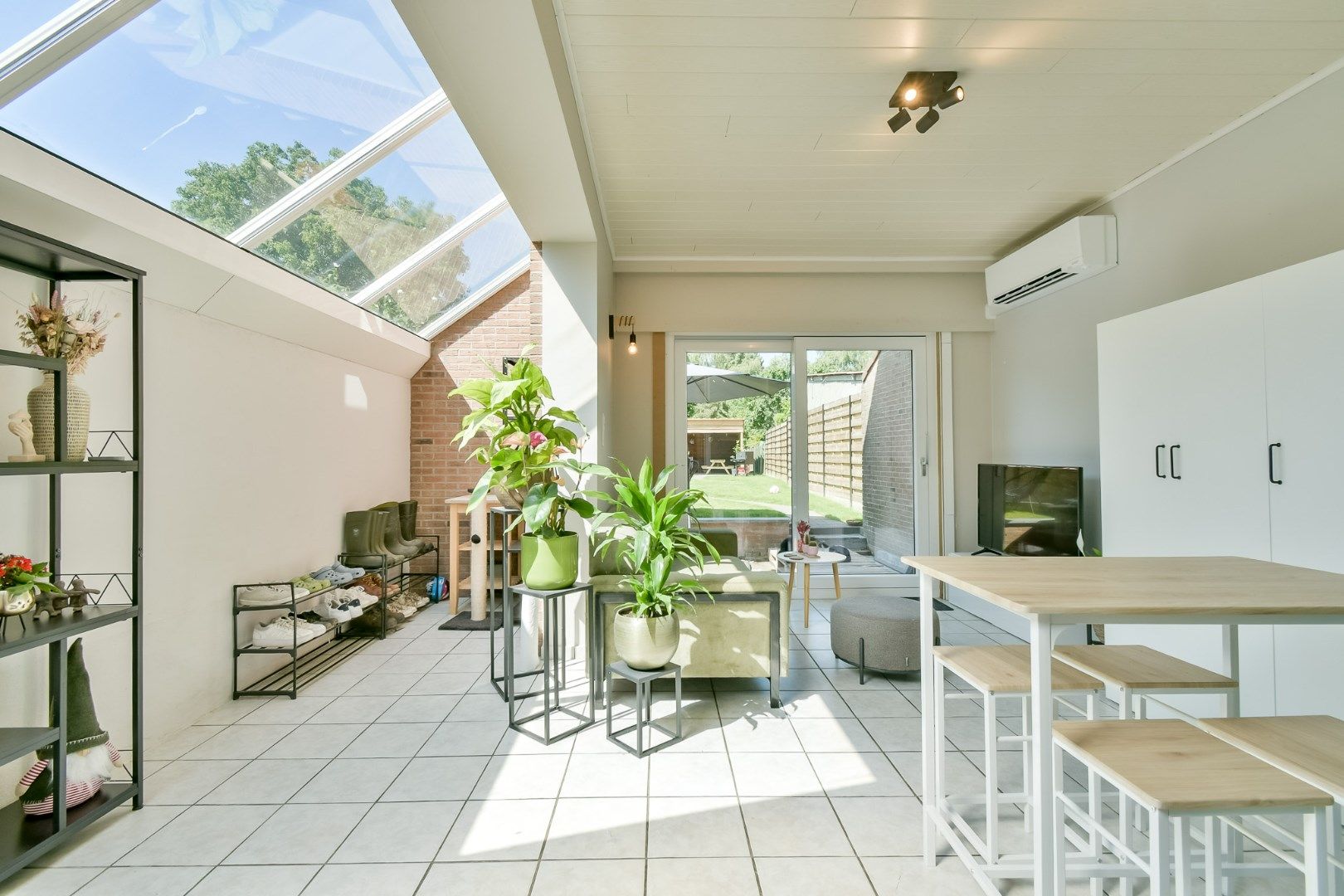 Instapklare woning in het centrum van Wevelgem! foto 9
