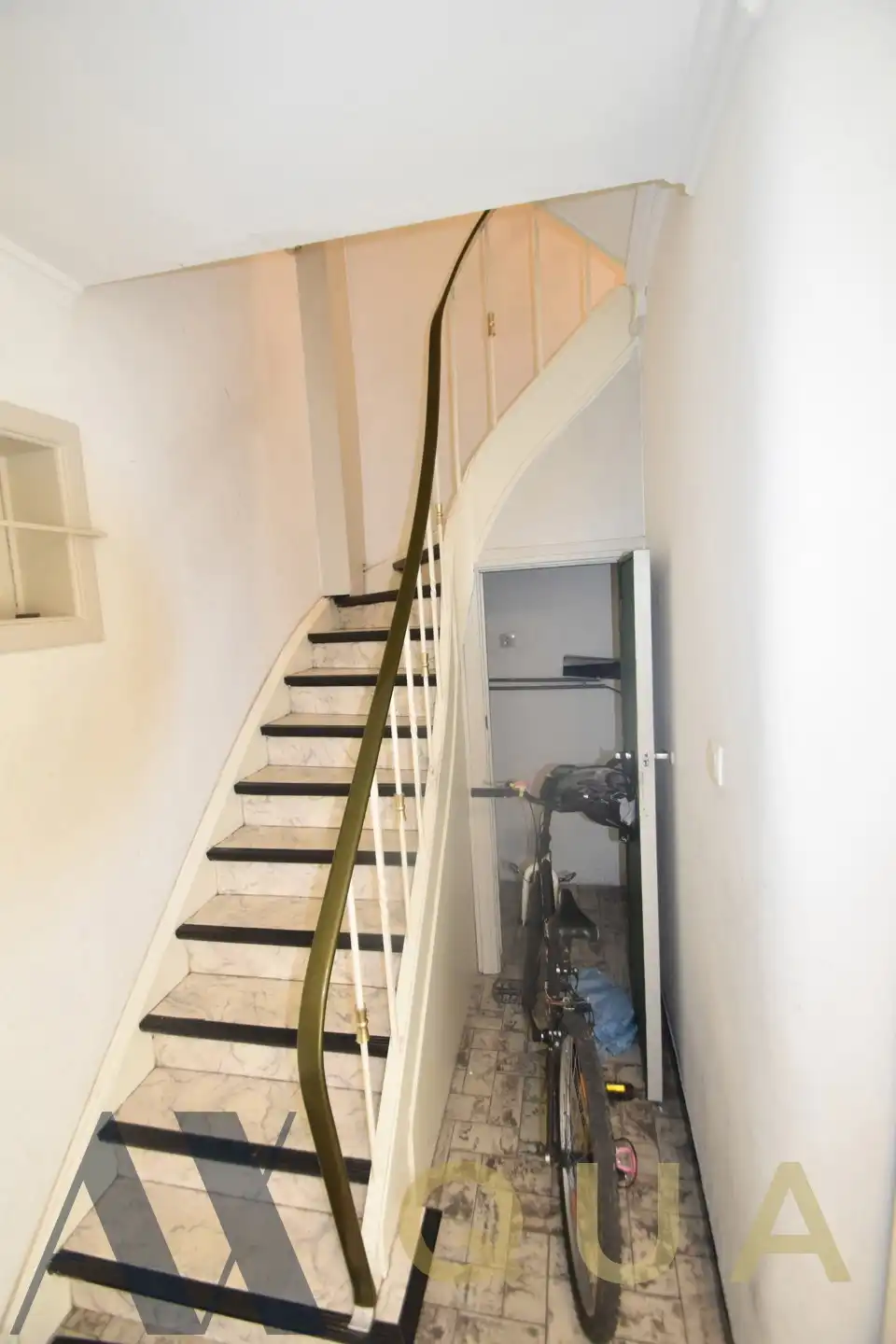 Rustig gel. 2 slpk.appt. (95 m²) met overdekt terras en kelder foto 14