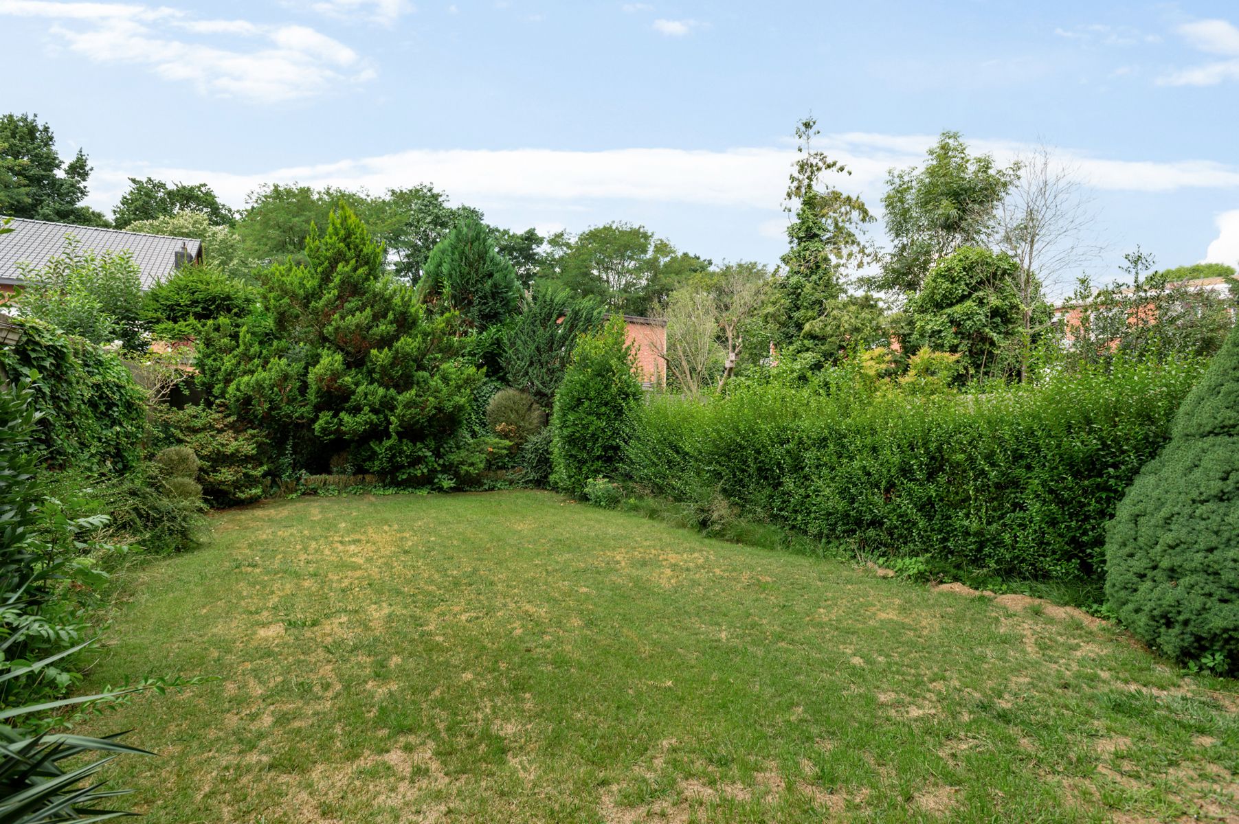 Unieke kans: appartement met tuin, garagebox en berging foto 14