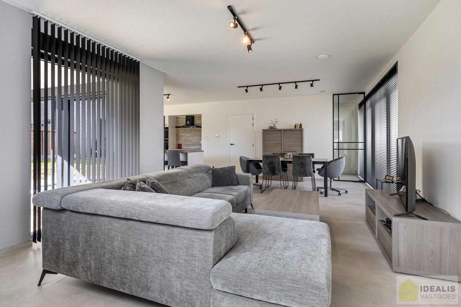 PRACHTIGE NIEUWBOUWWONING (2% REGISTRATIERECHTEN MOGELIJK!) MET EEN HEERLIJK LICHTRIJKE WOONKAMER MET OPEN KEUKEN, RUIME BERGING, BUREEL, 3 SLAAPKAMERS, RUIME DRESSING EN RUIME BADKAMER VOORZIEN VAN ALLE COMFORT! EEN HEERLIJK RUIM HUIS MET EEN NAAR WENS AAN TE LEGGEN TUIN, OP EEN GEGEERDE LOCATIE NABIJ HET CENTRUM VAN PEER! foto 16