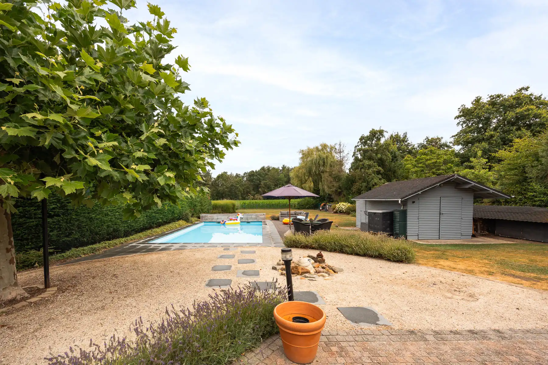 Landelijke woning op riant perceel met zwembad foto 23
