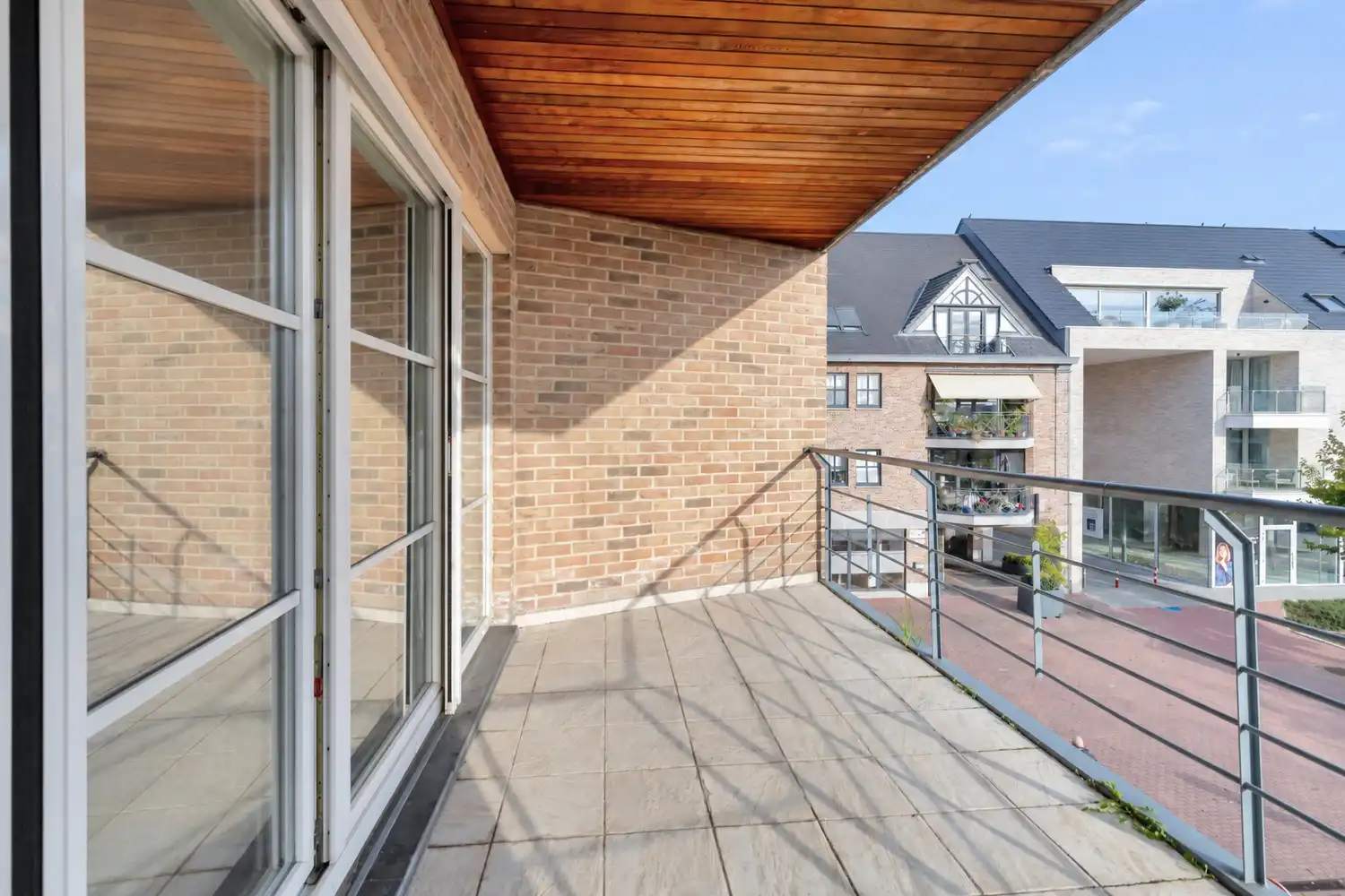 Ruim, licht en zorgeloos wonen in het hart van Lanaken! foto 16