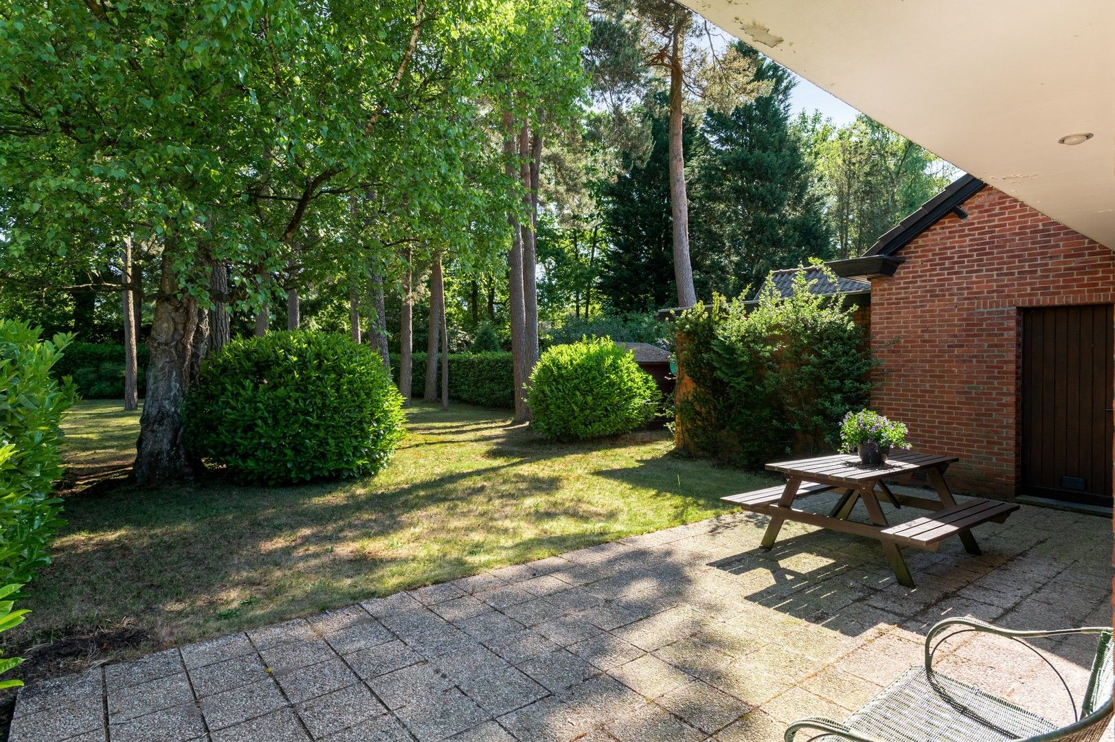Vrijstaande woning met grote tuin in rustige buurt foto 17