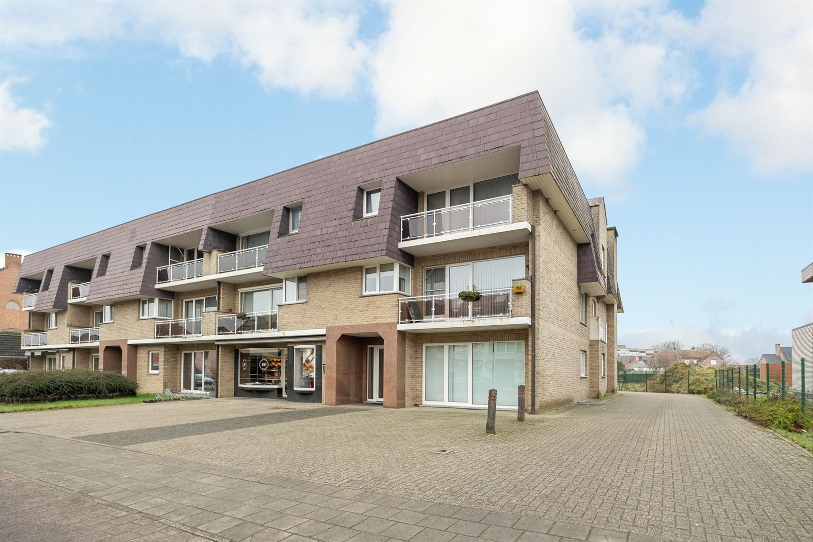 Appartement met twee slaapkamers en garage foto {{pictureIndex}}