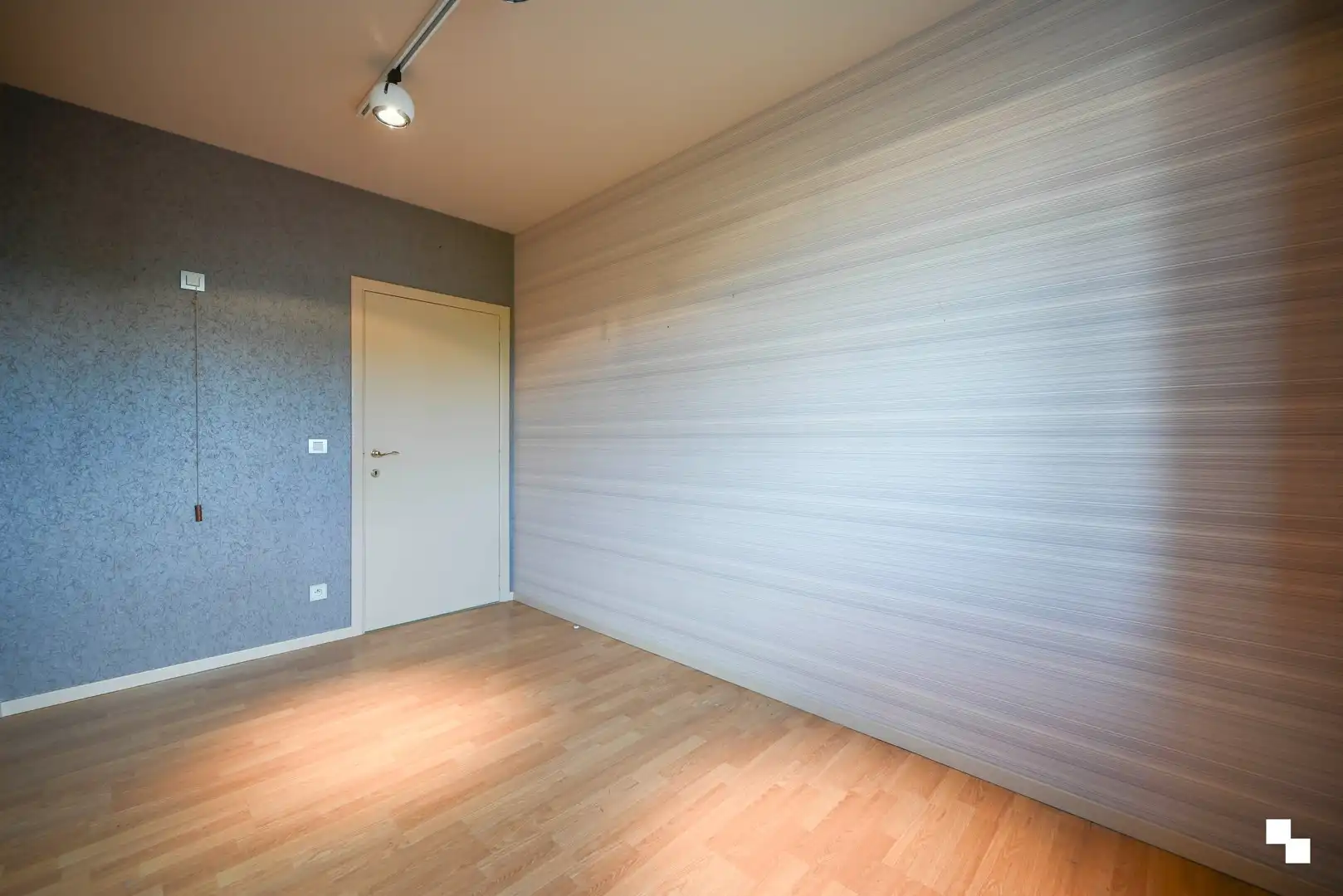 Centraal gelegen appartement in Oostrozebeke foto 17