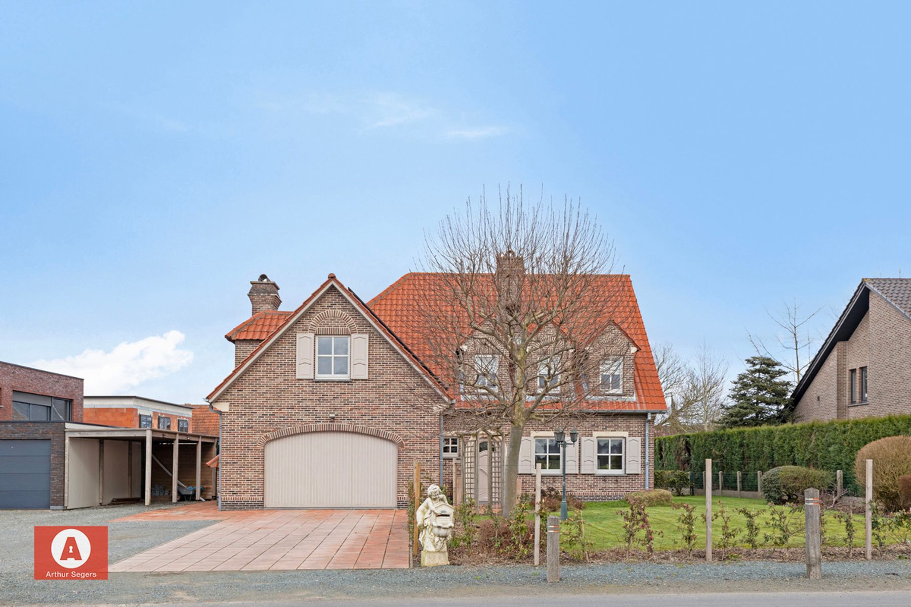 Ruime open bebouwing met 4 slaapkamers op 10 are foto 2