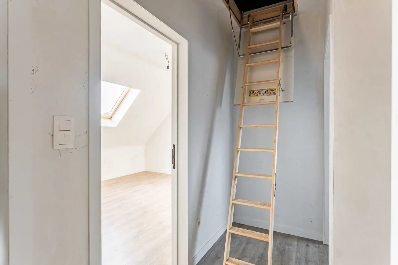 Centraal gelegen halfopen nieuwbouwwoning foto 15