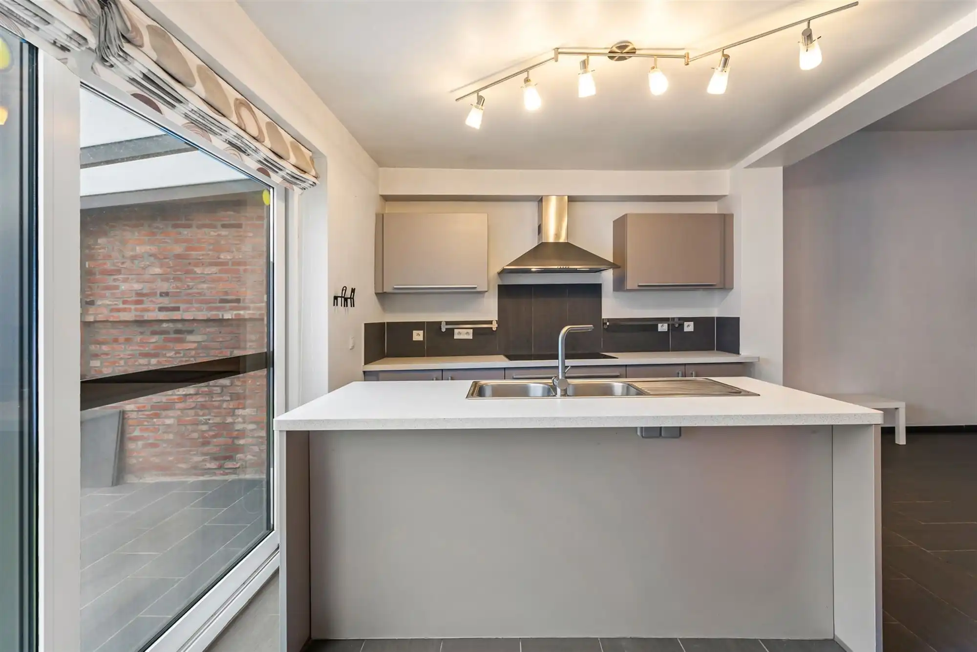 GERENOVEERDE ENERGIEZUINIGE WONING! foto {{pictureIndex}}