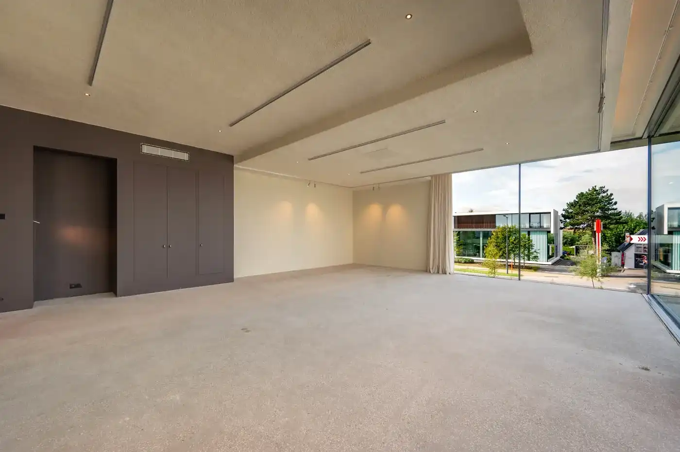 Kantoorruimte van ca. 145 m² te huur – professionele en gedeelde kantooromgeving foto {{pictureIndex}}