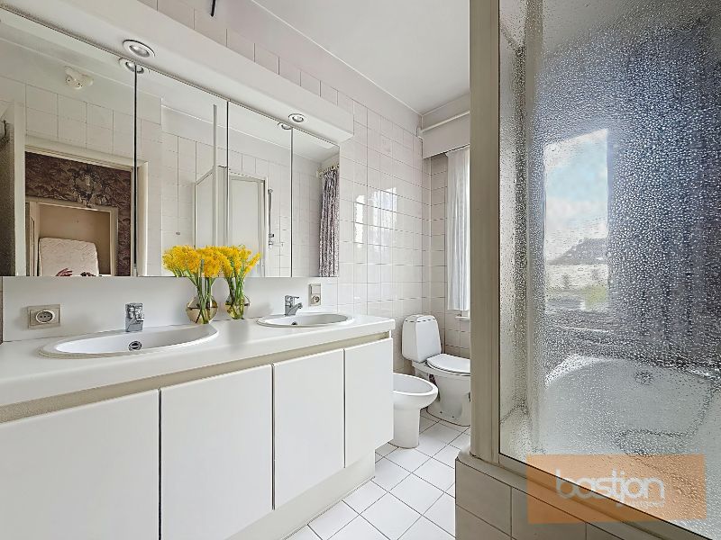 Te koop: ruime woning met veel mogelijkheden in Marke! foto 12