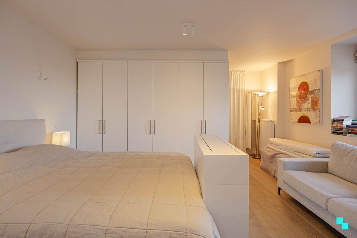 Kwalitatief afgewerkt duplex appartement in hartje Lichtervelde foto 12