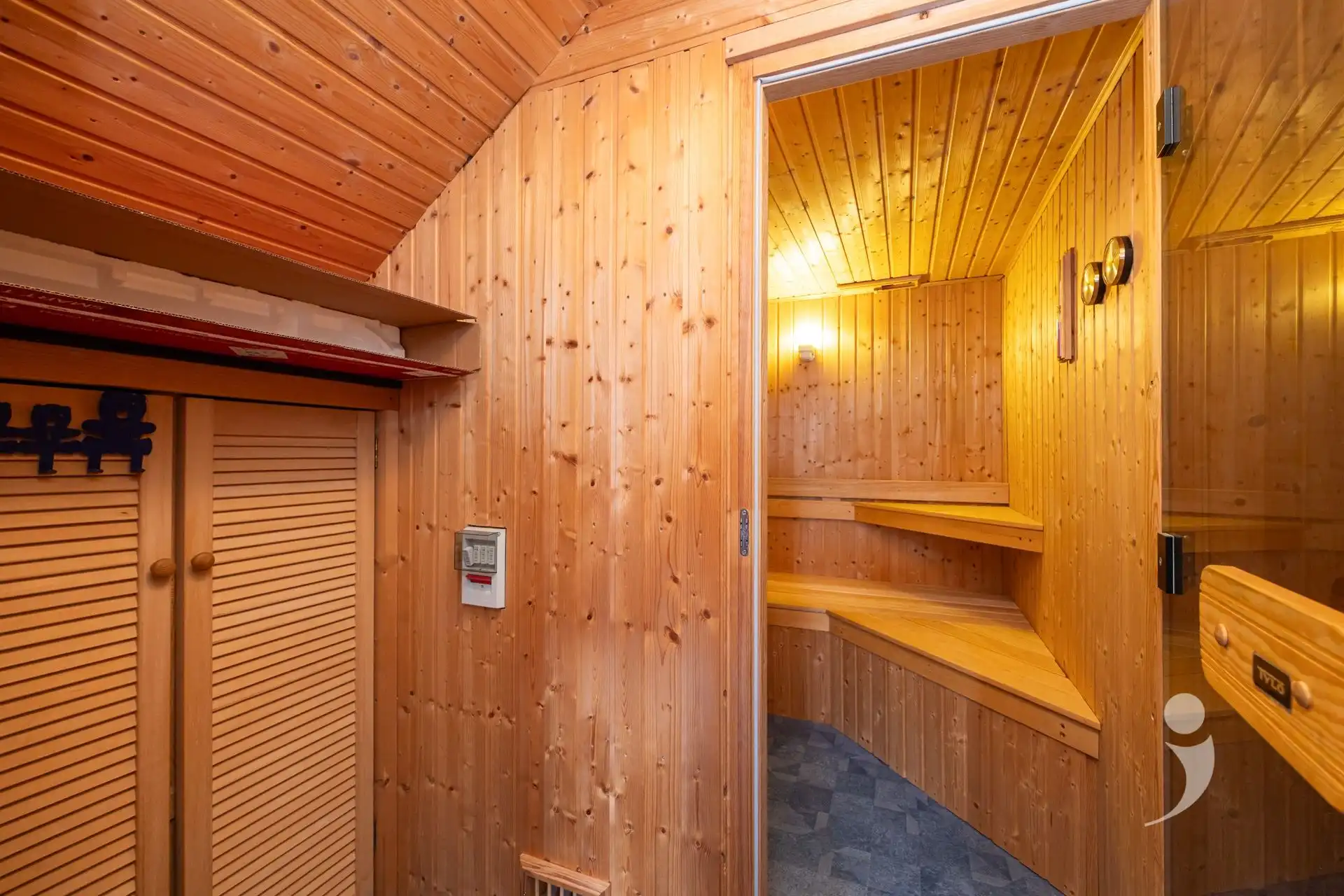 Charmante gezinswoning met uitzonderlijke tuin en weids uitzicht  foto 28