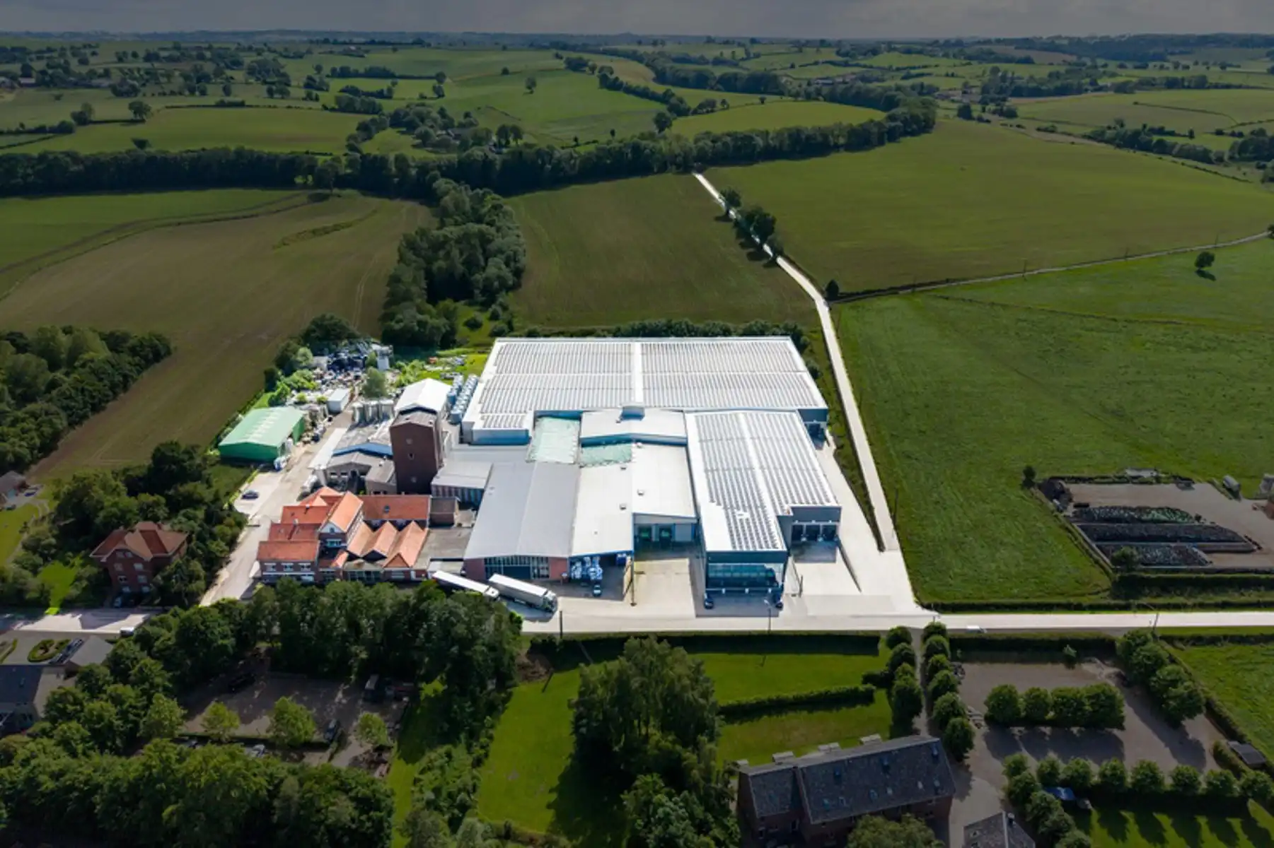 INDUSTRIELE SITE - 29.249 M² - DRIELANDENPUNT BE-NL-DE foto {{pictureIndex}}
