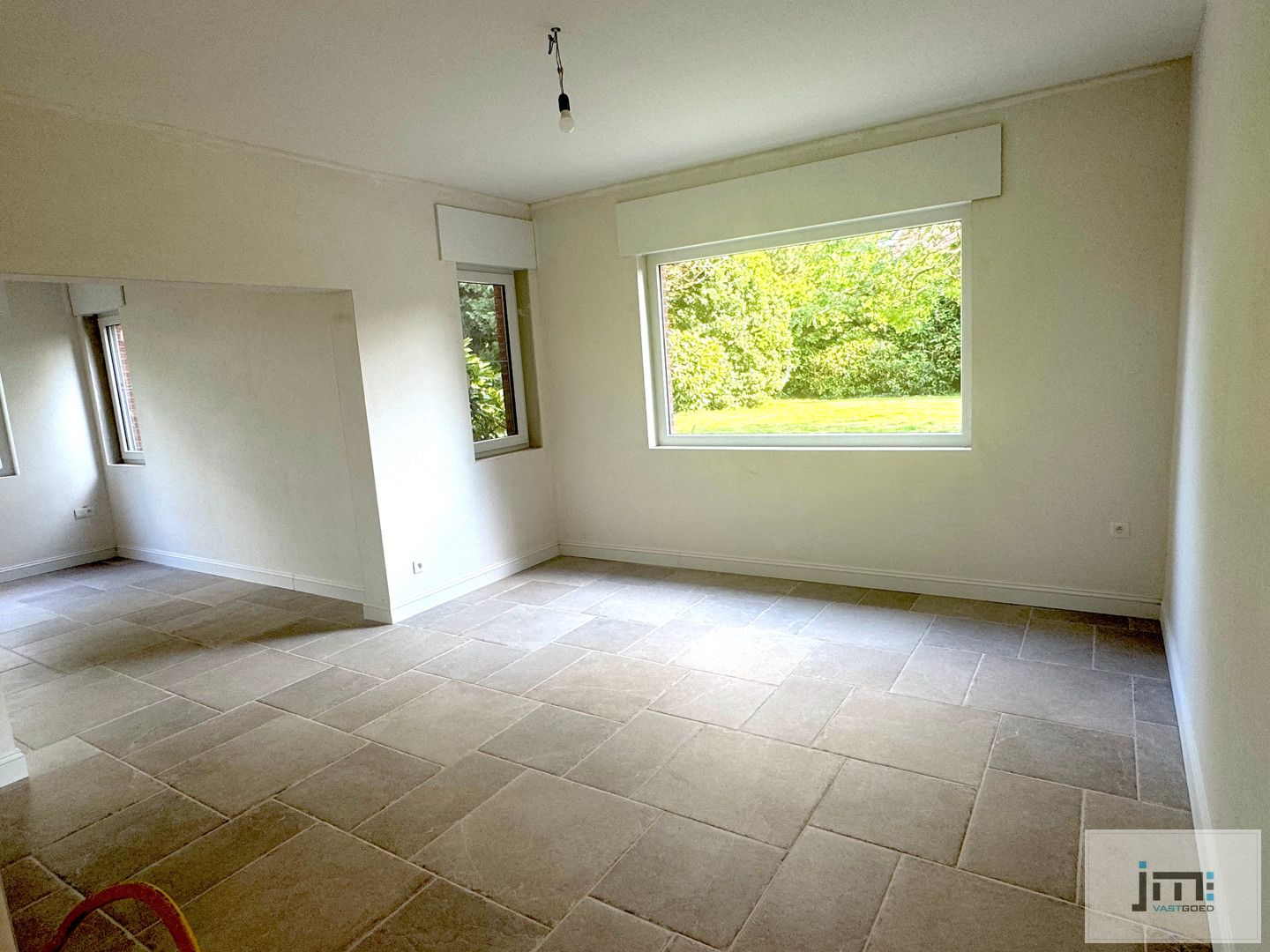 Mooi gerenoveerde woning op ruim perceel foto 4
