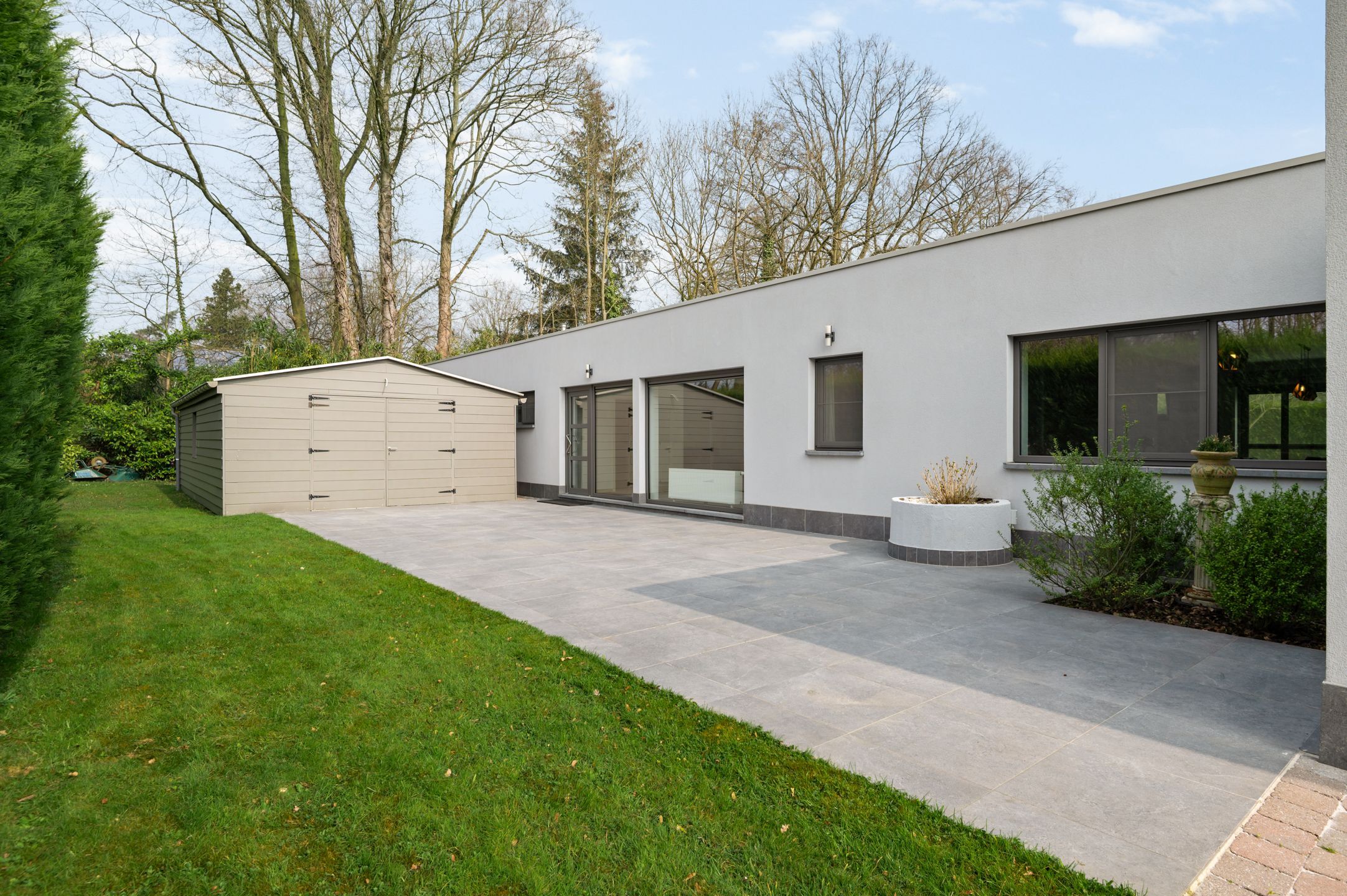 Unieke laagbouwvilla met polyvalente ruimte op ruim perceel in Brasschaat! foto 33