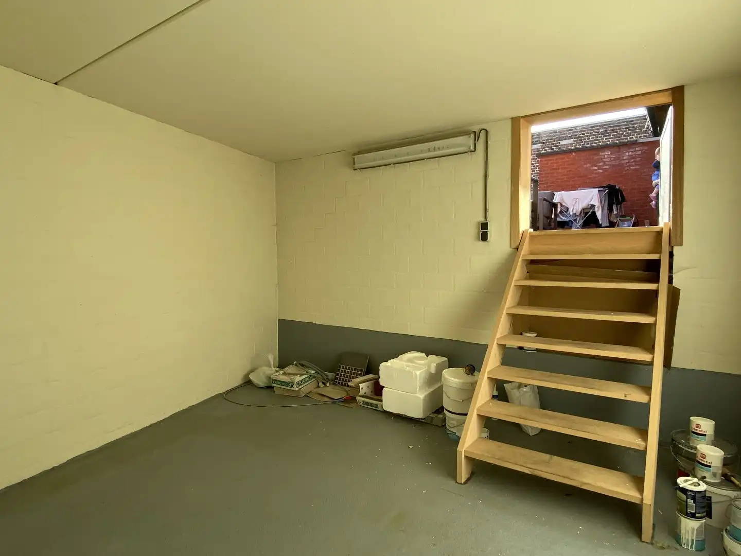 GEZELLIGE INSTAPKLARE RIJWONING MET 3 SLAAPKAMERS | TERRAS EN AUTOSTAANPLAATS foto 7