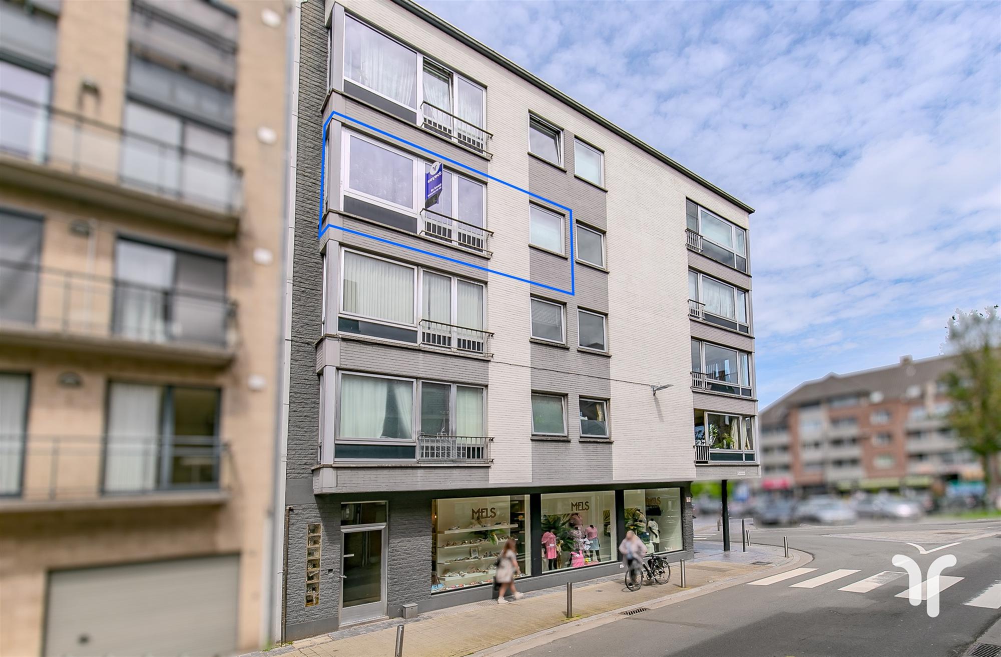 Centraal gelegen, gerenoveerd appartement met 2 slaapkamers. foto 1