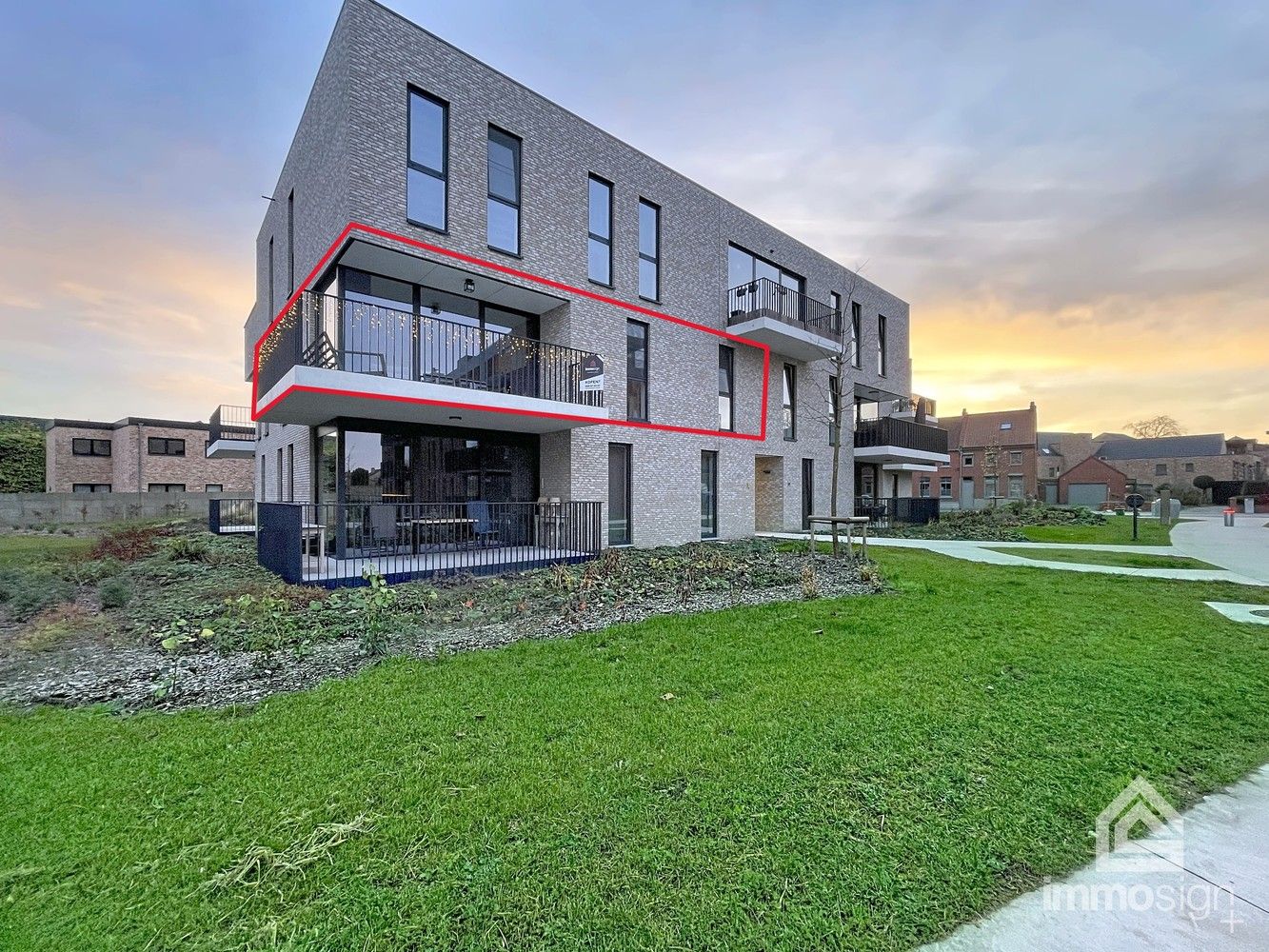 Modern en energiezuinig appartement met 2 slaapkamers en een terras van 15 m² in het geliefde Sint-Michielspark te Bree! foto {{pictureIndex}}