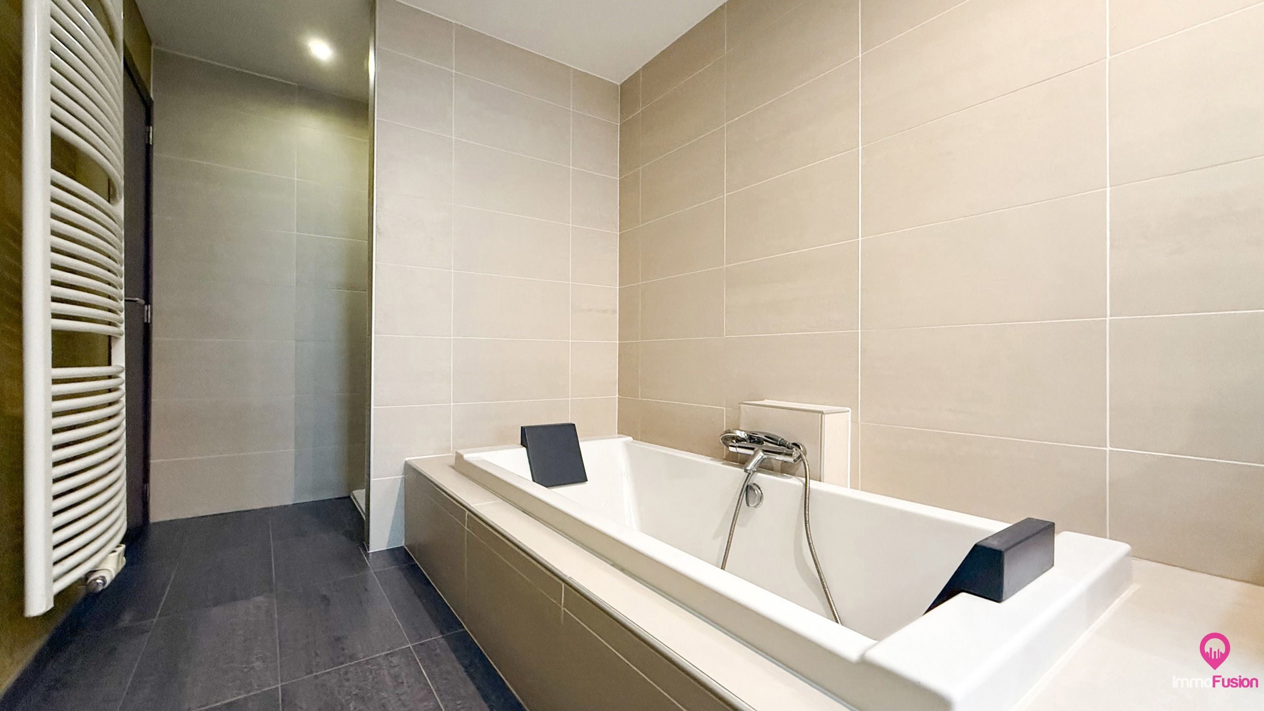 Instapklare open bebouwing met 4slpks op perceel van 10are! foto 15