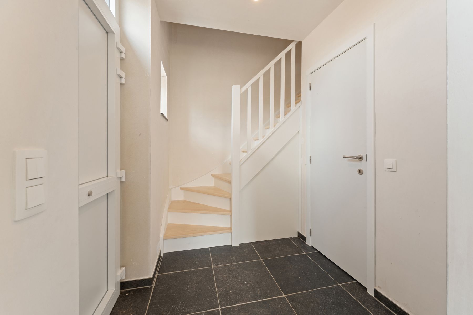 Landelijke, halfopen woning foto 8