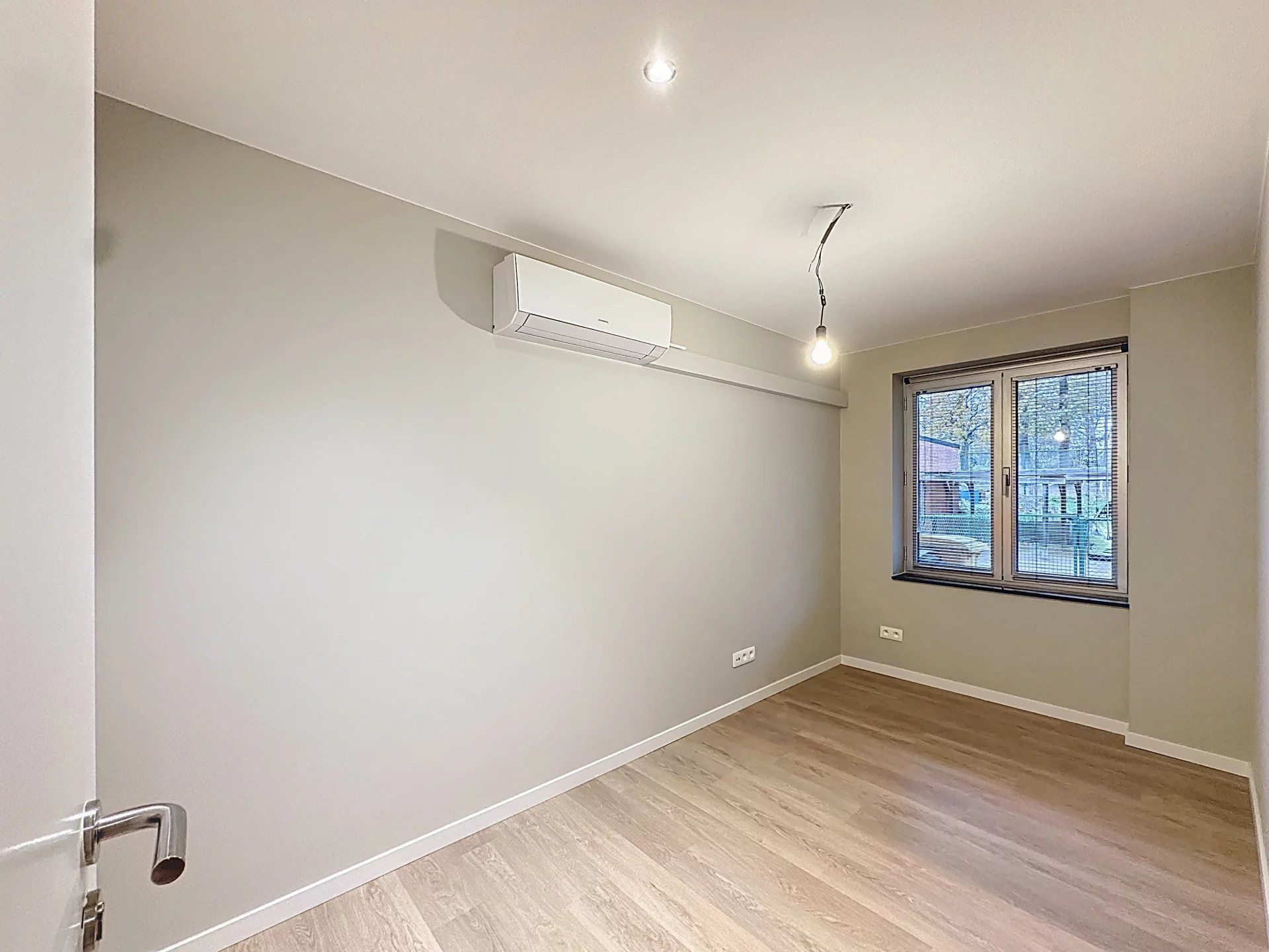 Gelijkvloers appartement met 2 slaapkamers en terras in het centrum van Balen. foto 13