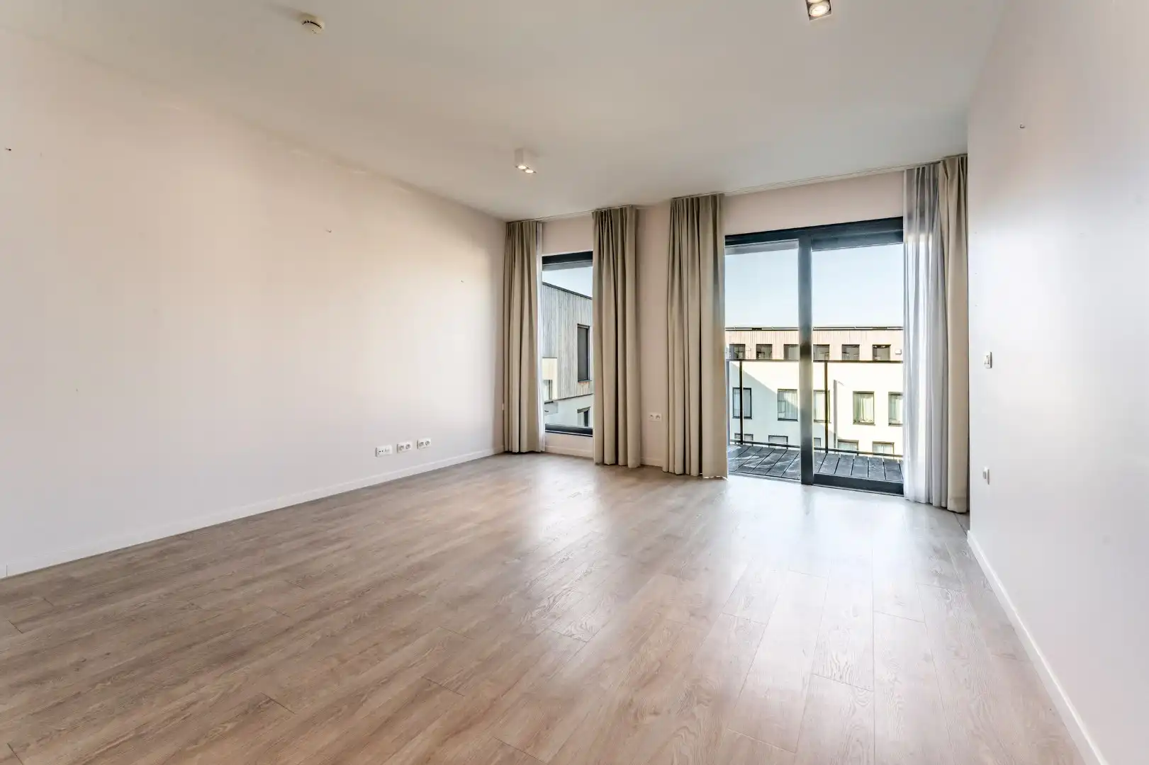  Volledig / modern uitgeruste service flat (nieuwbouw)  in een prachtige groene omgeving. foto 9