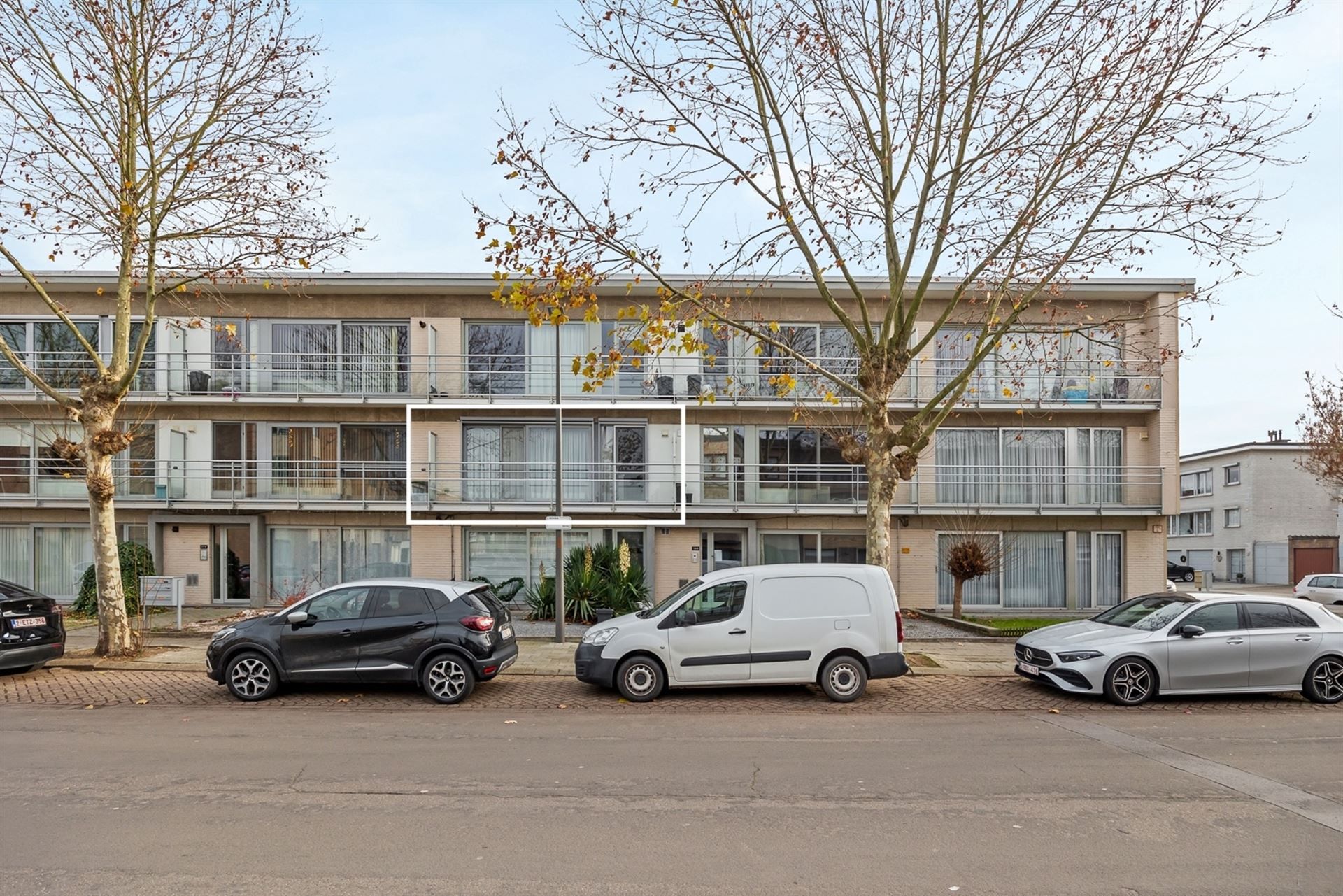 Instapklaar Appartement met Terras en Parking  foto 21