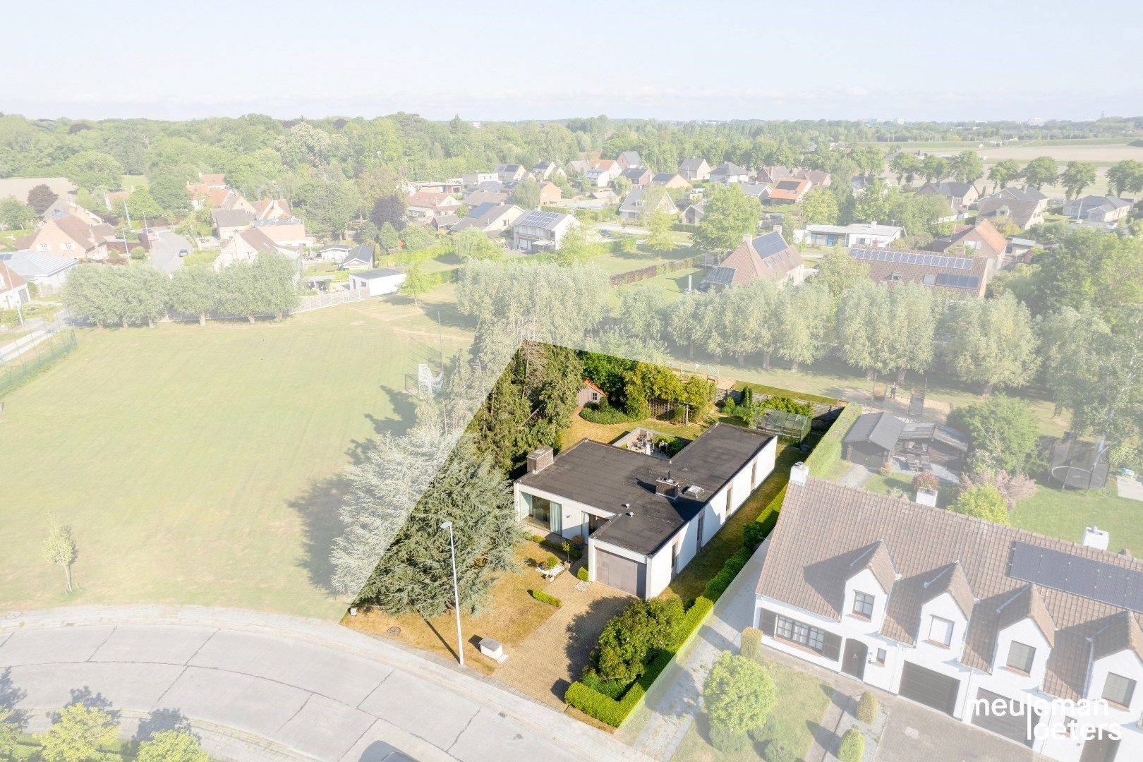 Te renoveren bungalow op fantastische ligging foto 16