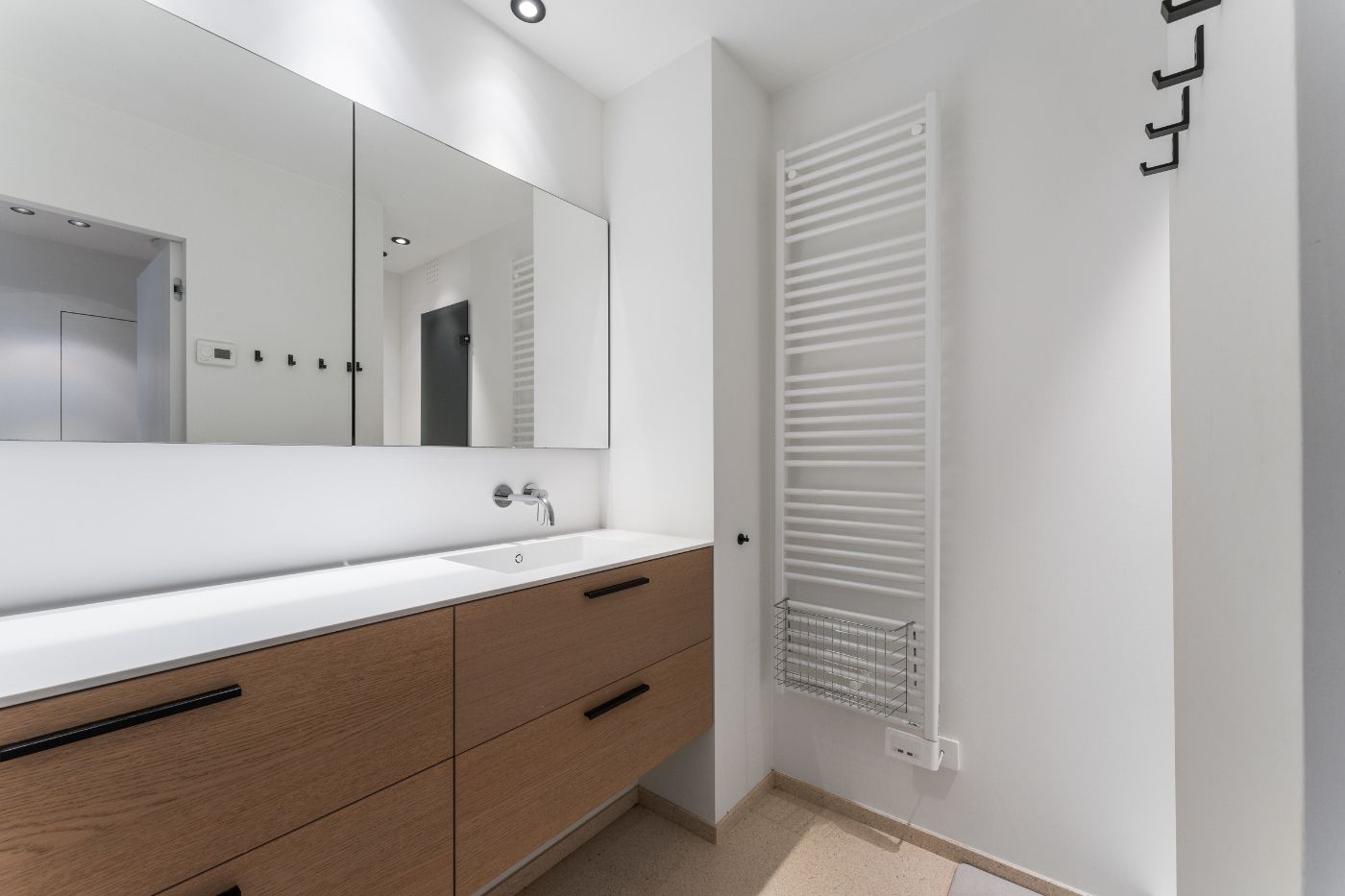 Luxueus gerenoveerd appartement met 2 slaapkamers vlakbij zee foto 10