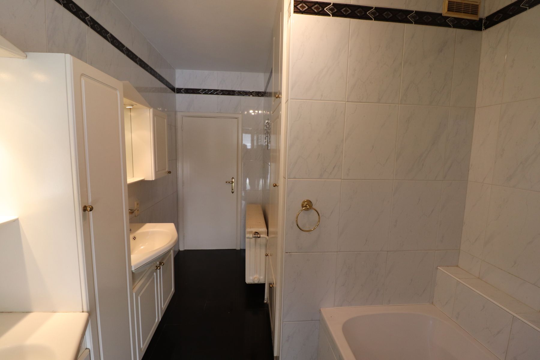 Charmante villa met 5 slaapkamers op een perceel van 1.785m² - Gelegen in een rustige en kindvriendelijke verkaveling. foto 15