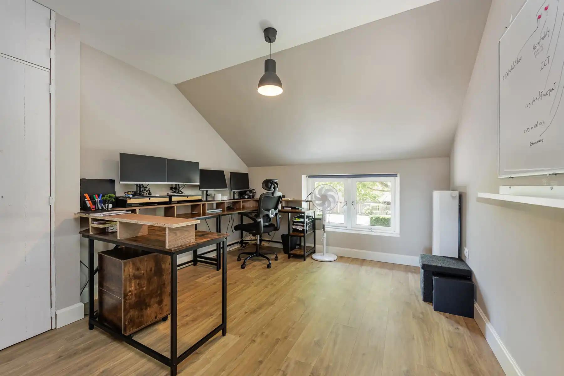 Ruime gezinswoning met 4 slaapkamers op een perceel van 610m². foto 12