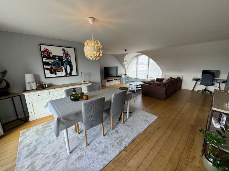 Instapklaar dakappartement van ±170m² met 2 slpks, terras & parking! foto 5