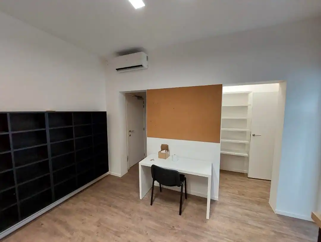 Strategisch gelegen kantoorruimte (48m²) nabij de rechtbank en het station. foto 5