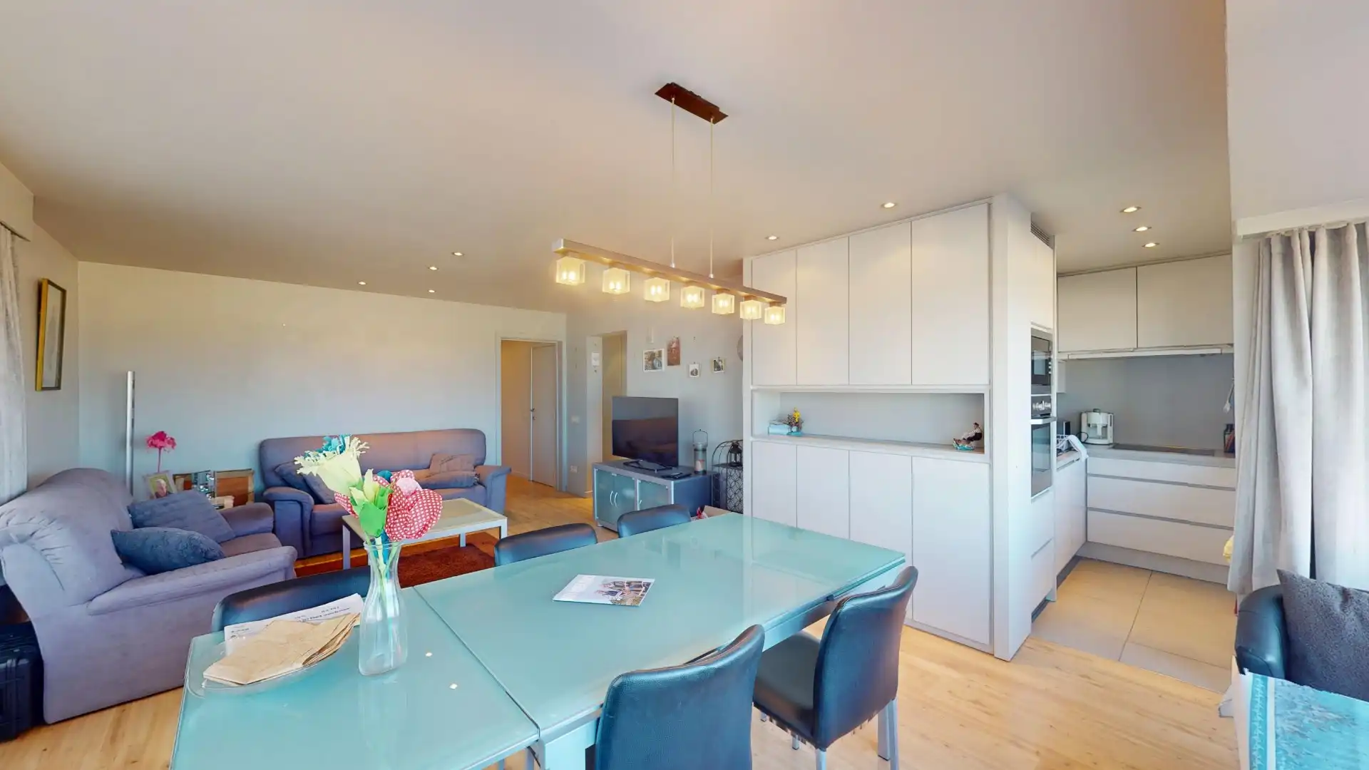 Ruim appartement met 3 slaapkamers en fantastisch uitzicht aan de Zeedijk in Heist-aan-Zee - Te koop! foto 2