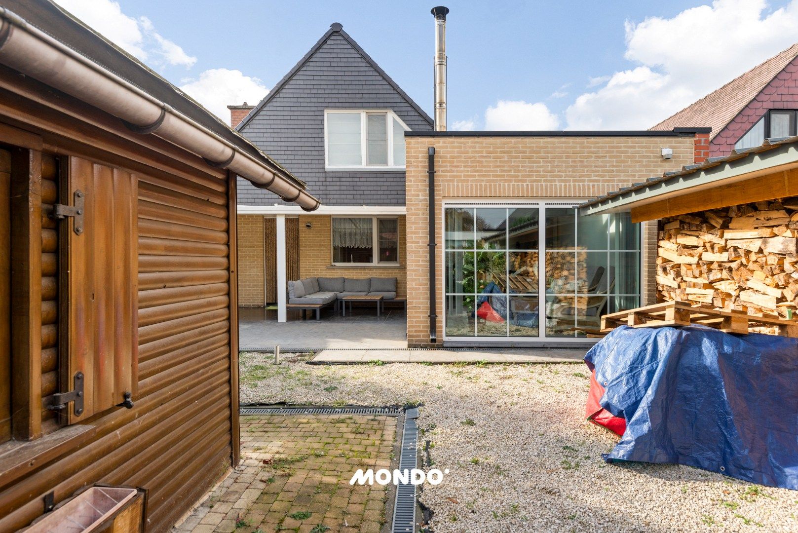 Ruime gezinswoning met 3 slaapkamers en lichtrijke aanbouw in een rustige doodlopende straat! foto 8