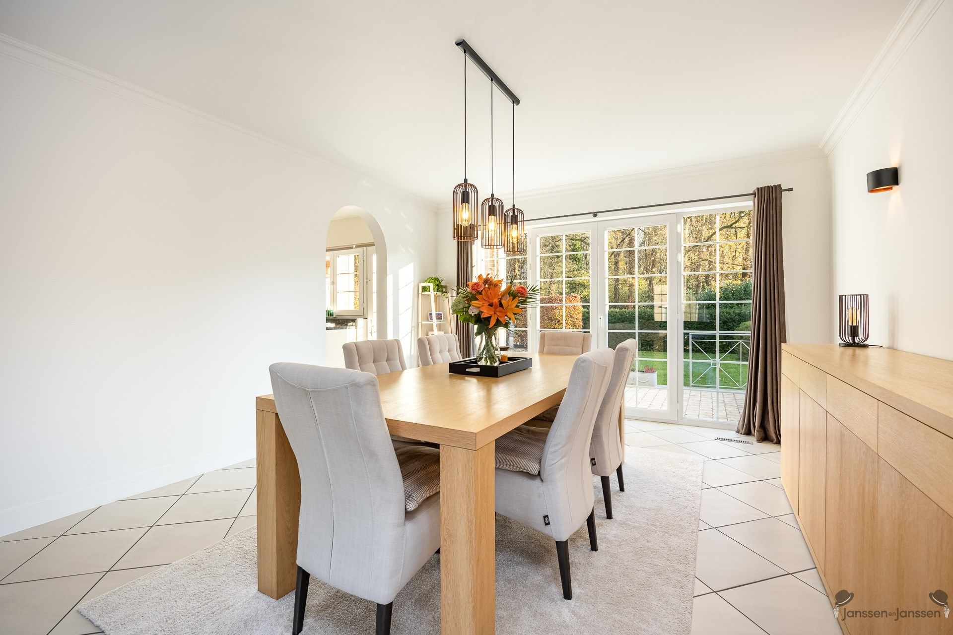 Lichtrijke, top-onderhouden woning in een doodlopende straat in hartje Sint-Job foto 4